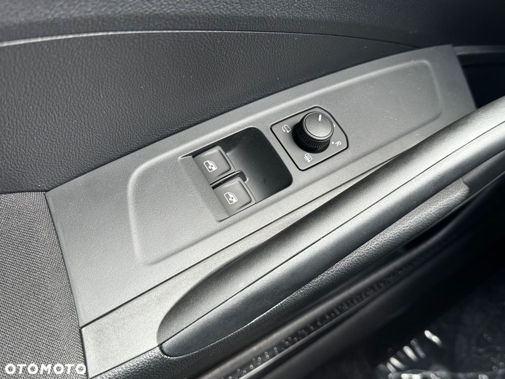 Skoda Fabia 1.0 TSI Drive DSG - 21