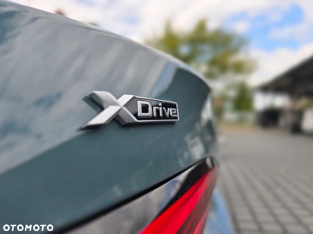 BMW Seria 5 520d xDrive - 29