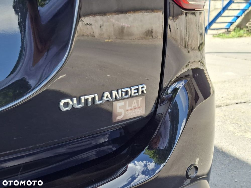 Mitsubishi Outlander 2.0 Instyle + 4WD CVT - 34