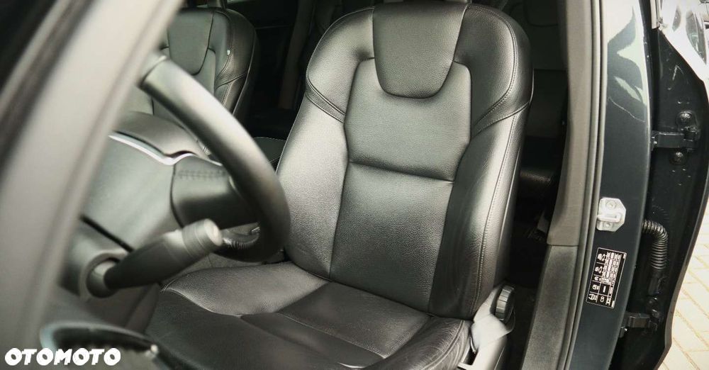 Volvo XC 90 D4 FWD Momentum - 21