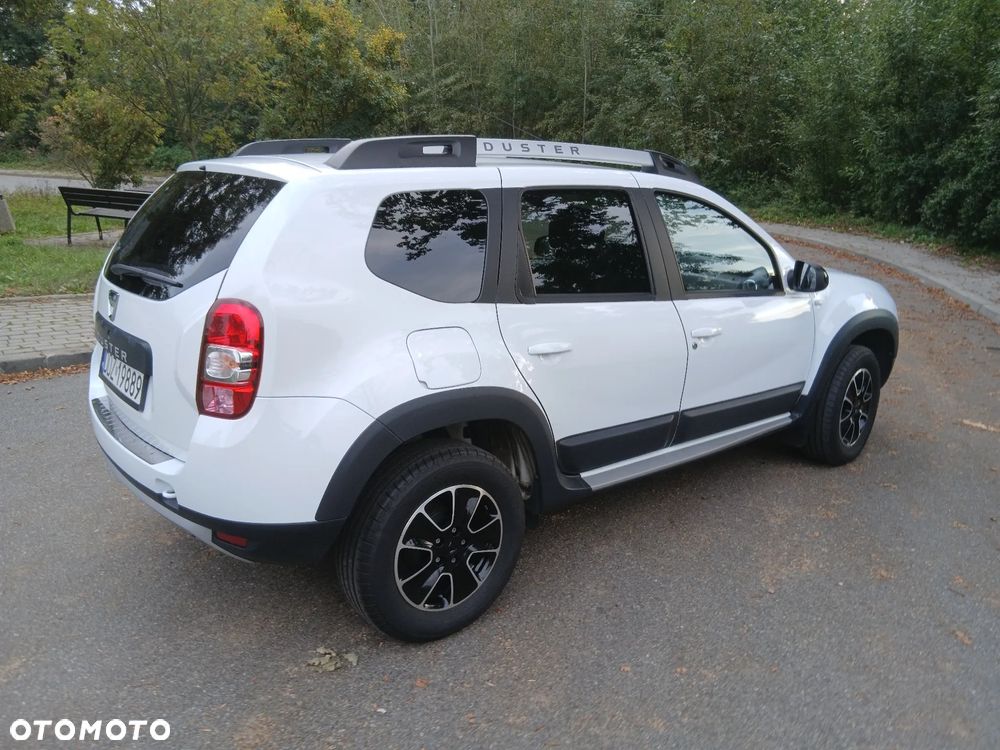 Dacia Duster 1.6 SCe Blackshadow S&S - 16