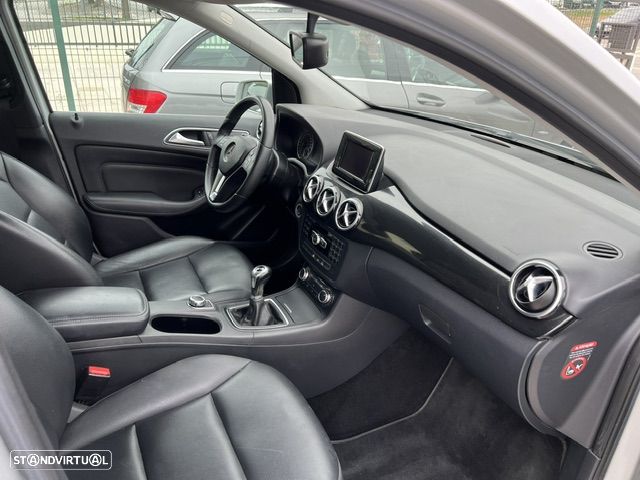 Mercedes-Benz B 180 CDI AMG Line - 15