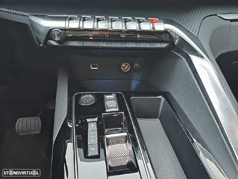Peugeot 5008 1.2 PureTech Allure Pack EAT8 - 17