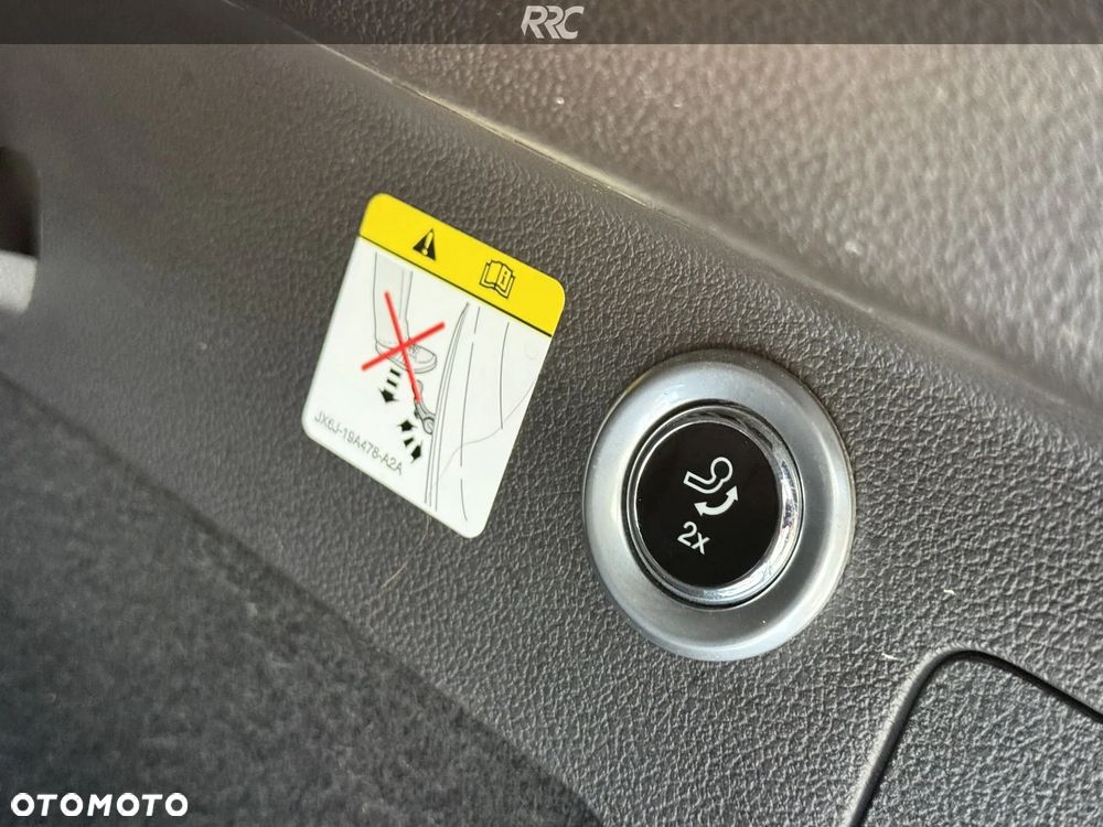 Ford Kuga 2.0 TDCi 4WD Titanium PowerShift - 35