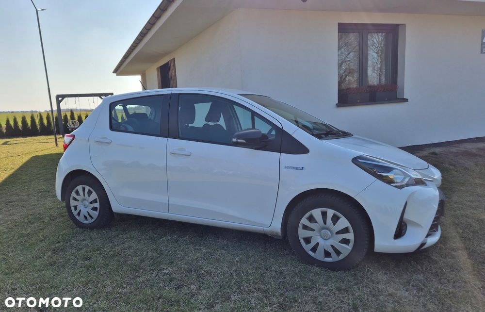 Toyota Yaris Hybrid 100 Active EU6 - 4