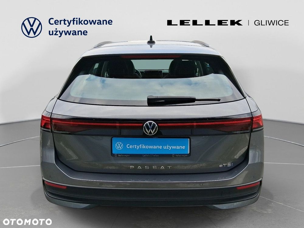 Volkswagen Passat - 8