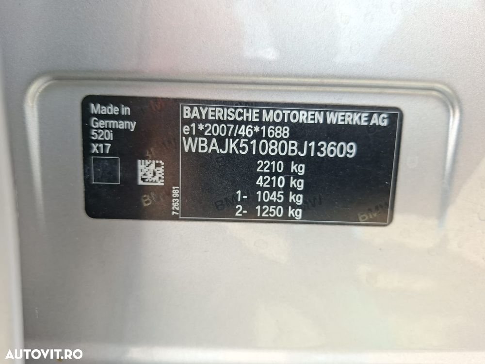 BMW Seria 5 520i AT MHEV - 23