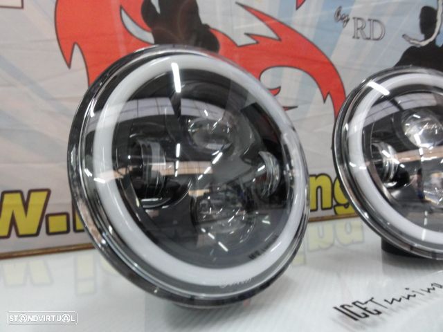 Faróis FULL LED CREE de 7 polegadas com médios, maximos, Angel eyes e pisca em led fundo preto, compatíveis com Hummer, Jeep Wrangler JK TJ LJ, Land Rover Defender, Mercedes classe G W463, Nissan, Suzuki, veículos 4x4, Harley Davidson. - 2