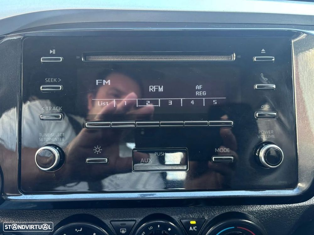 Toyota Hilux 2.4 D-4D 4WD CD CM - 33