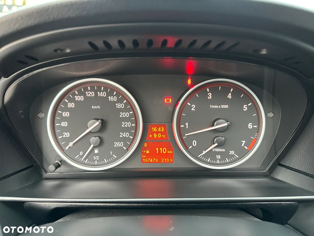 BMW Seria 5 523i - 22