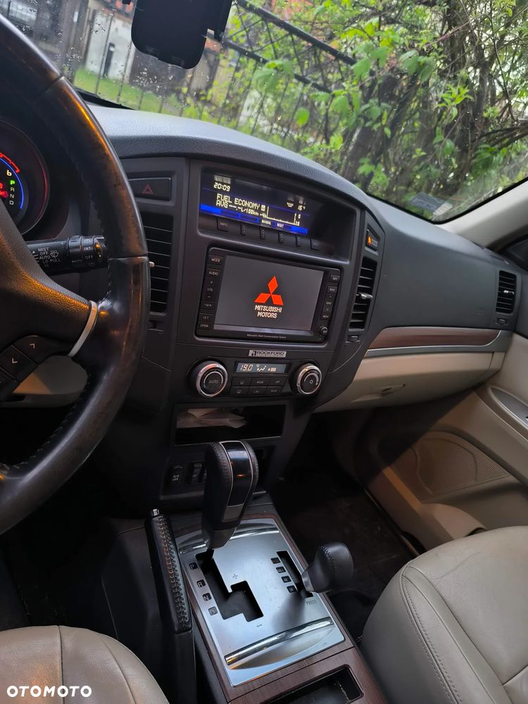 Mitsubishi Pajero 3.2 DID Intense - 13