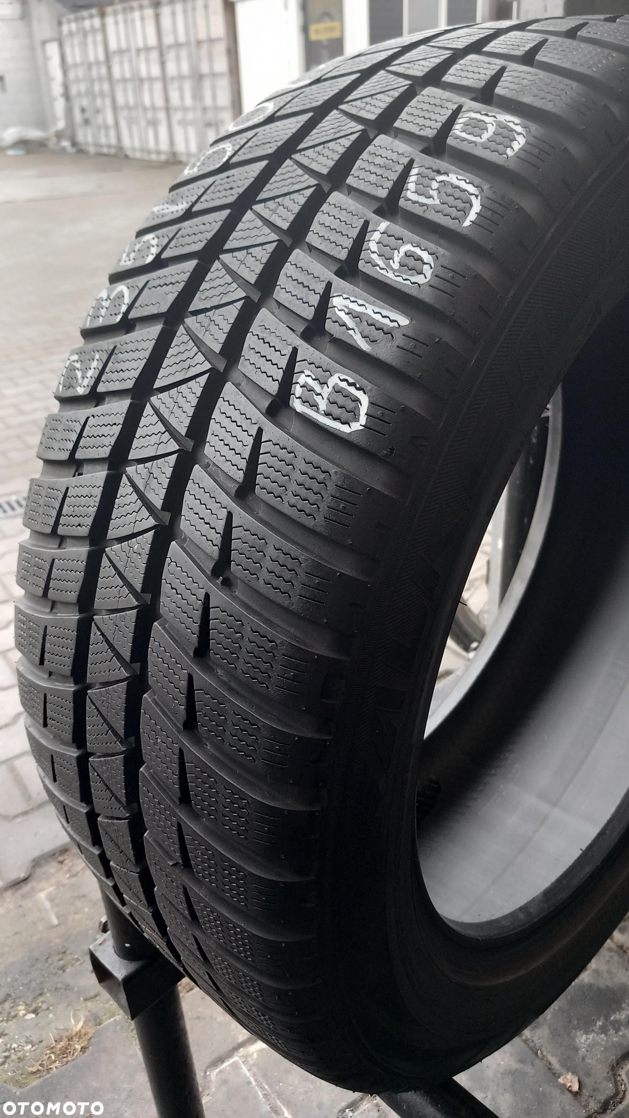 235/50/18 Falken EuroWinter HS449 101V - 2