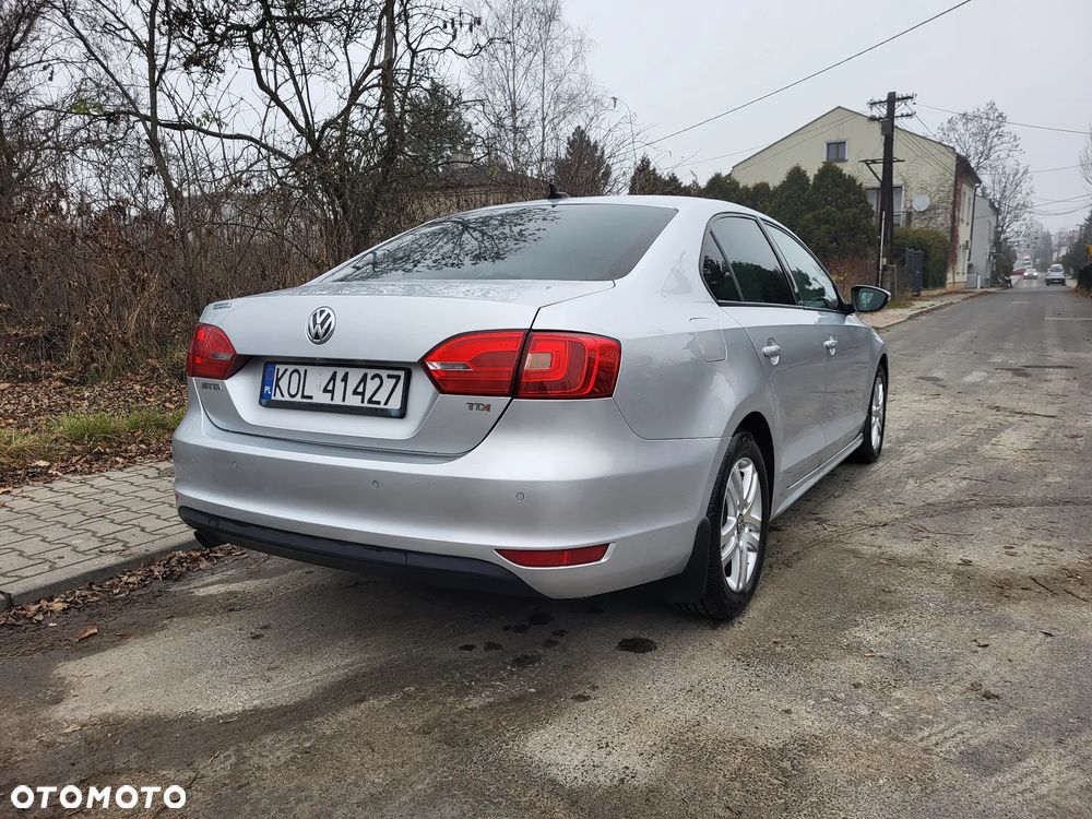 Volkswagen Jetta 1.6 TDI Blue Motion Technology Comfortline - 3
