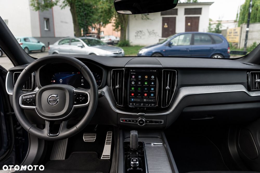 Volvo XC 60 B4 D AWD R-Design - 11