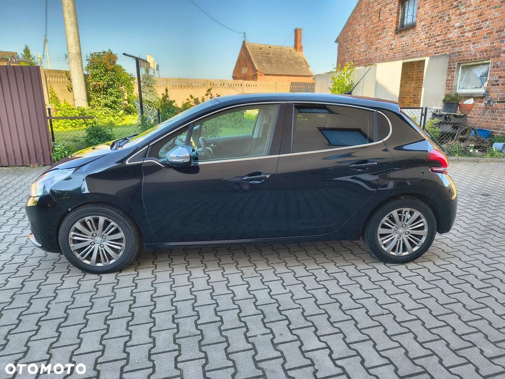 Peugeot 208 - 10