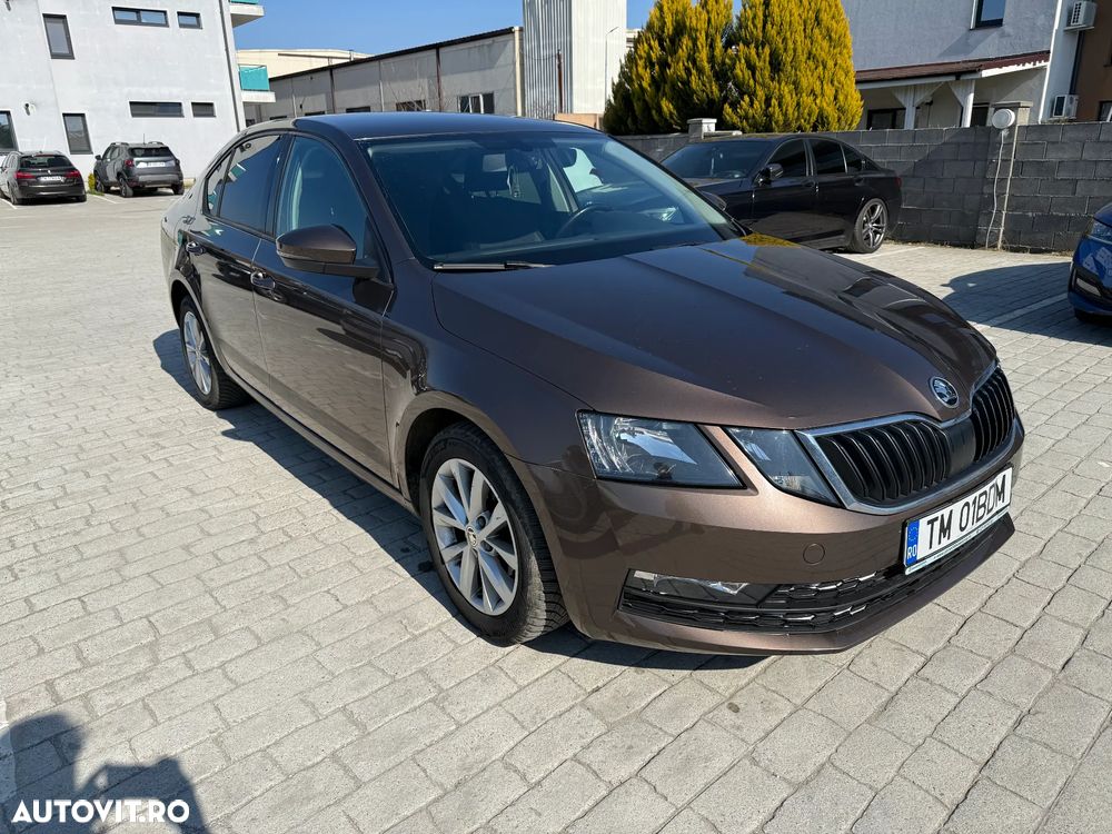 Skoda Octavia 1.6 TDI DSG Ambition - 1