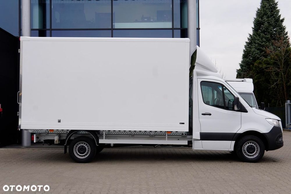Mercedes-Benz Sprinter - 9