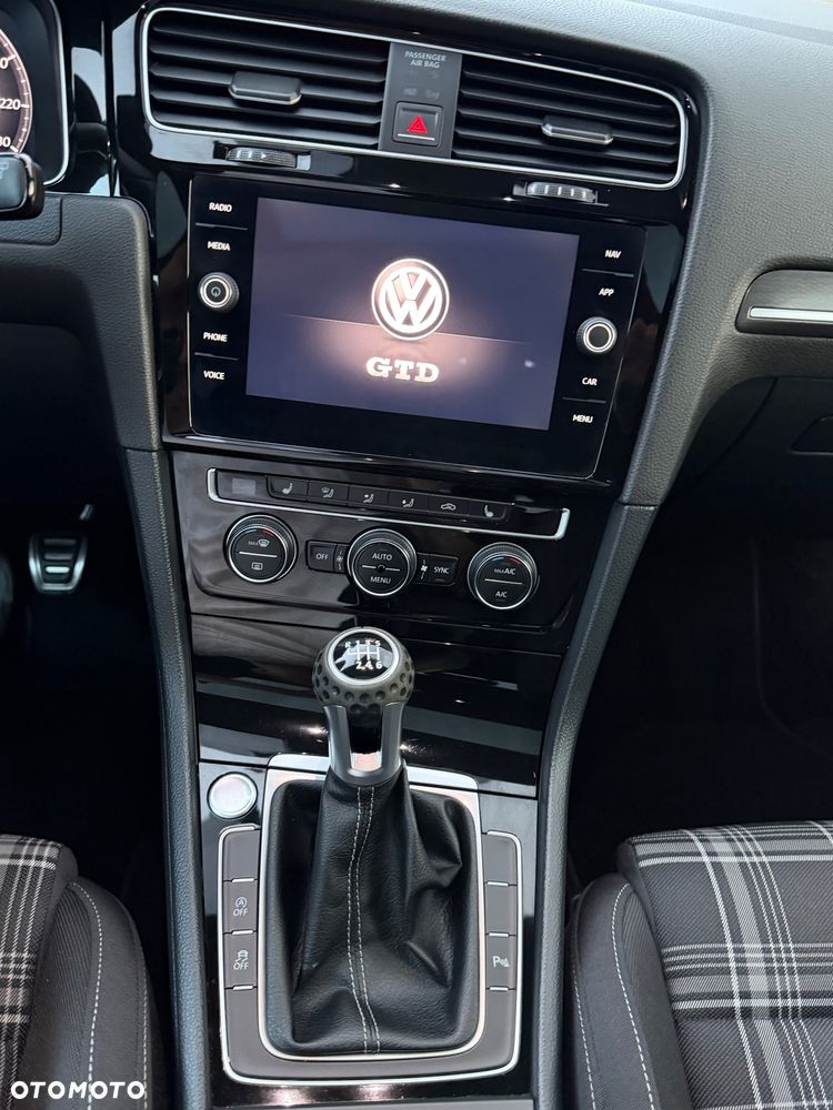 Volkswagen Golf GTD (BlueMotion Technology) - 13