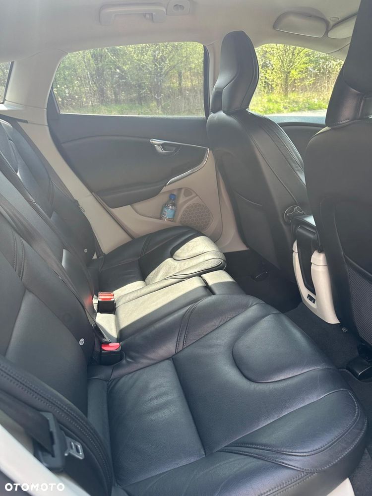 Volvo V40 D3 Summum - 9