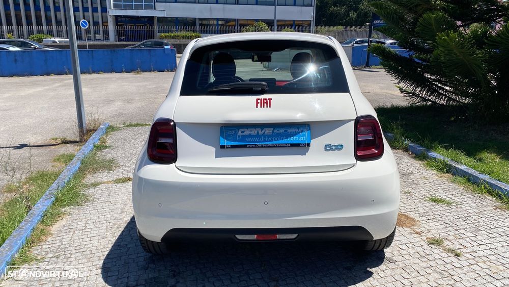 Fiat 500e (RED) - 11