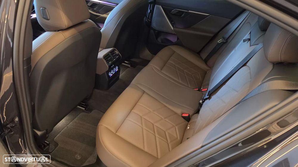 BMW i5 eDrive40 Pack Desportivo M Pro - 50