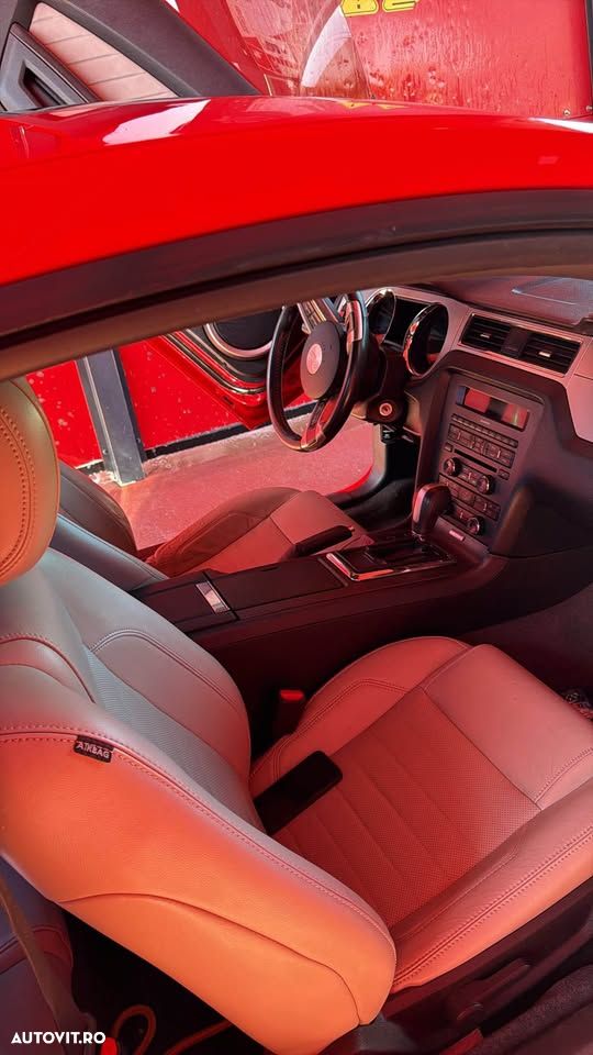 Ford Mustang - 4