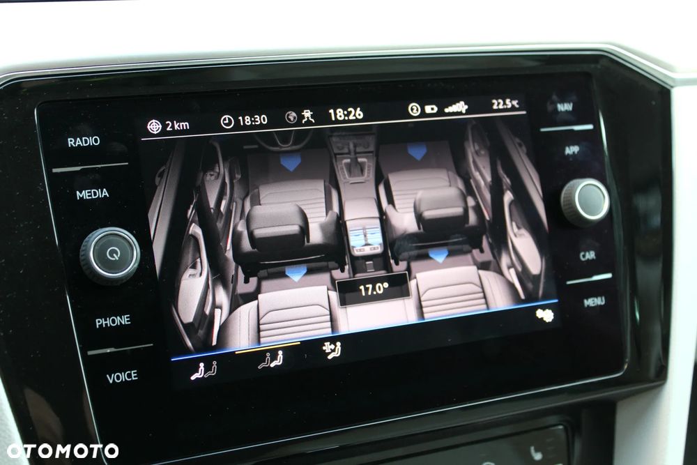 Volkswagen Passat - 24
