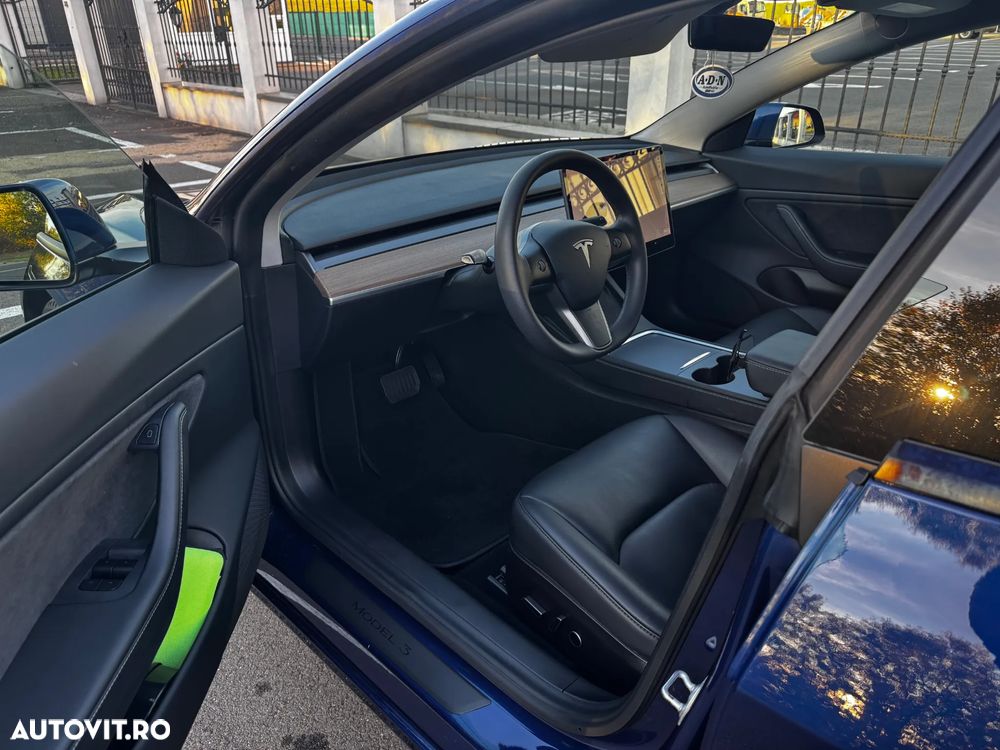 Tesla Model 3 Long Range - 12