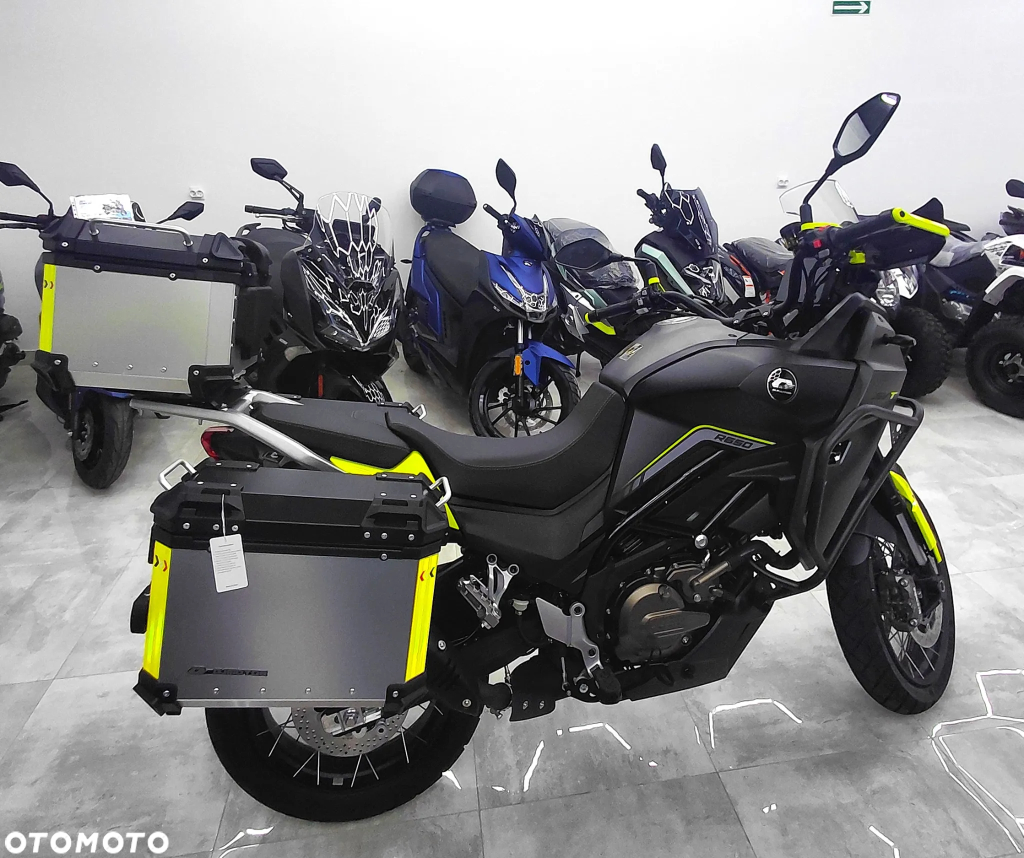 QJMOTOR SVT 650X - 6