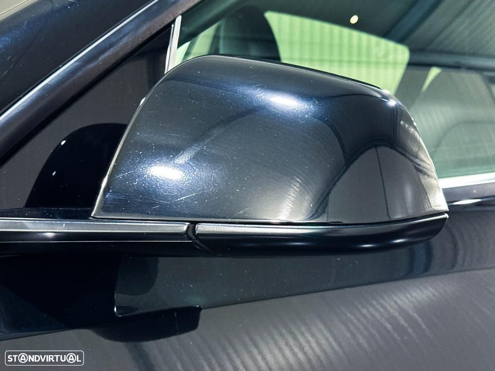 Tesla Model Y Performance Dual Motor AWD - 16