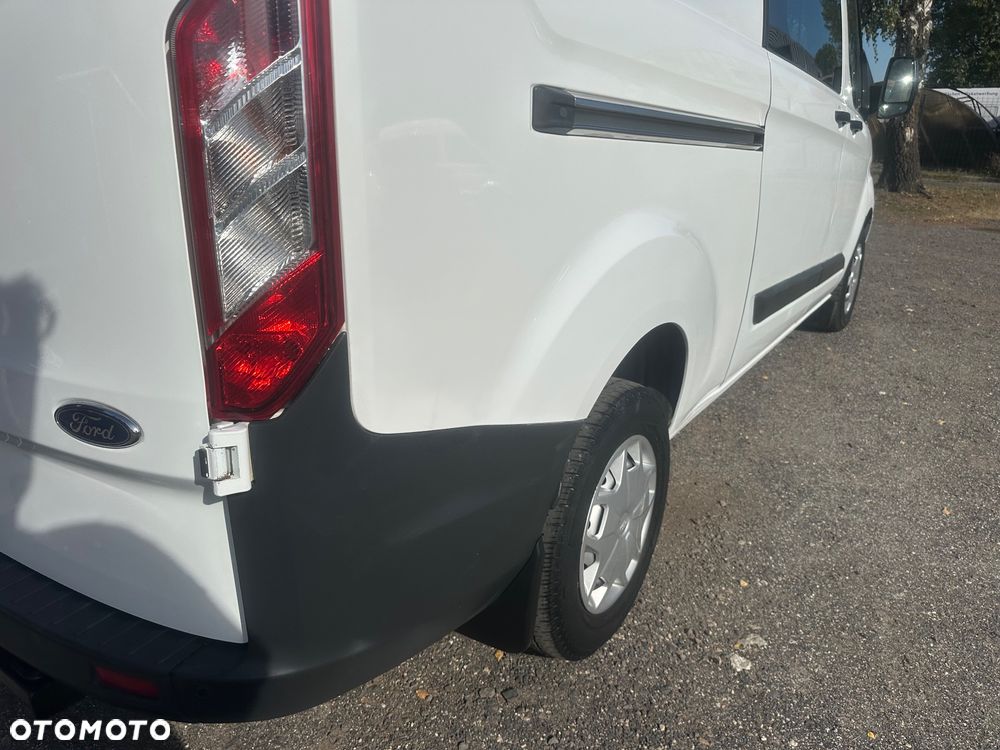 Ford Transit Custom 2.0 130ps 2017/18 6oso. L2 Klima kamera tempomat - 18