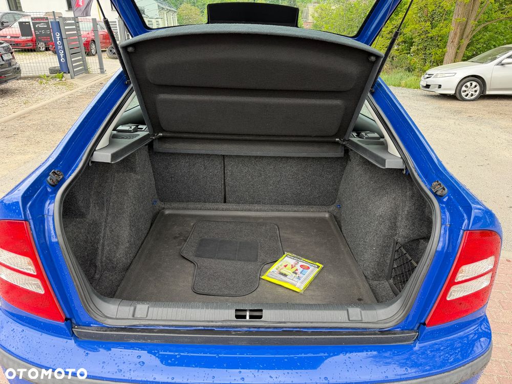 Skoda Octavia 1.6 Tour - 17