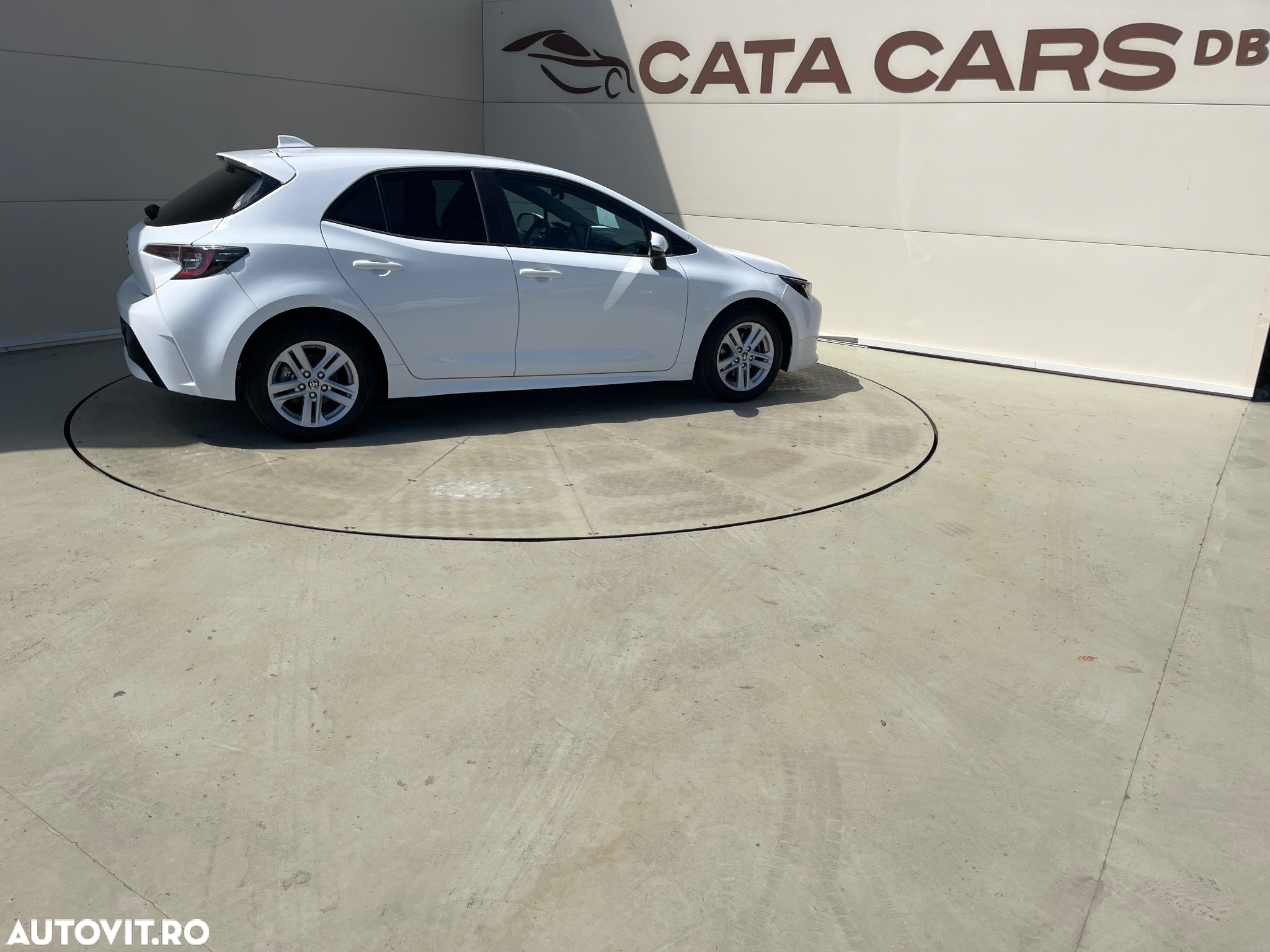 Toyota Corolla 1.8 Hybrid Comfort - 16