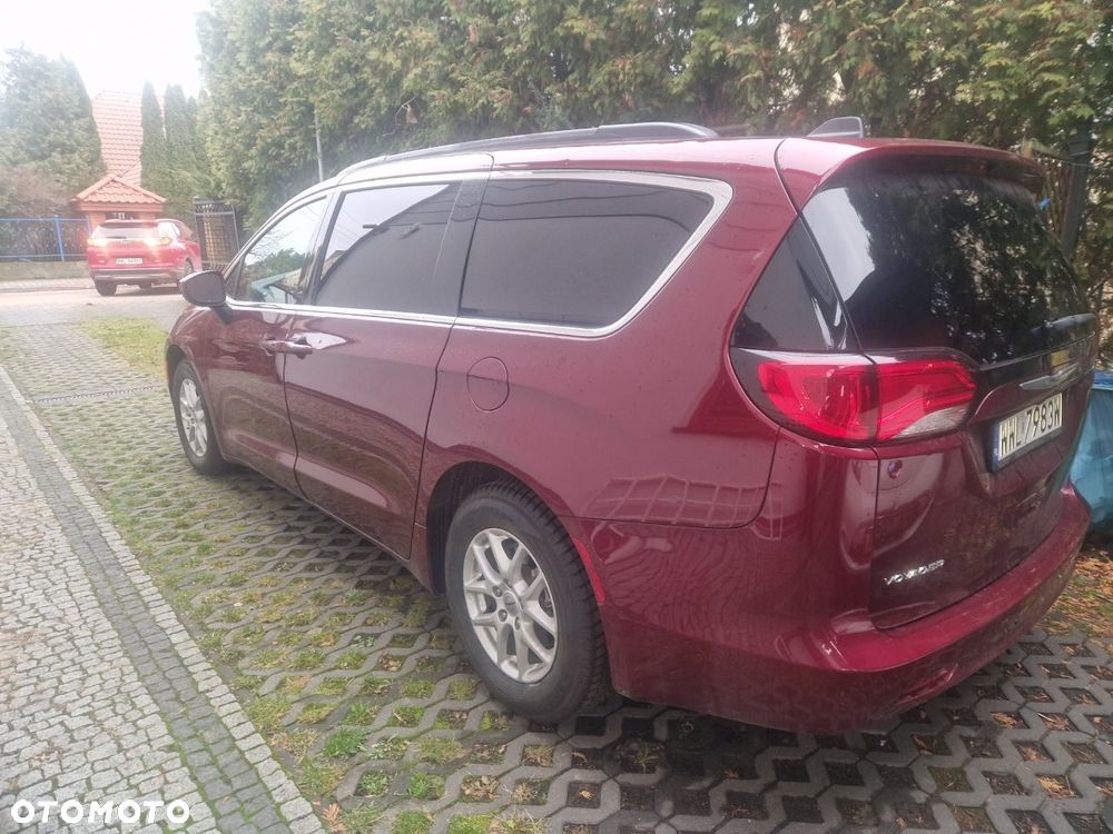 Chrysler Pacifica - 2