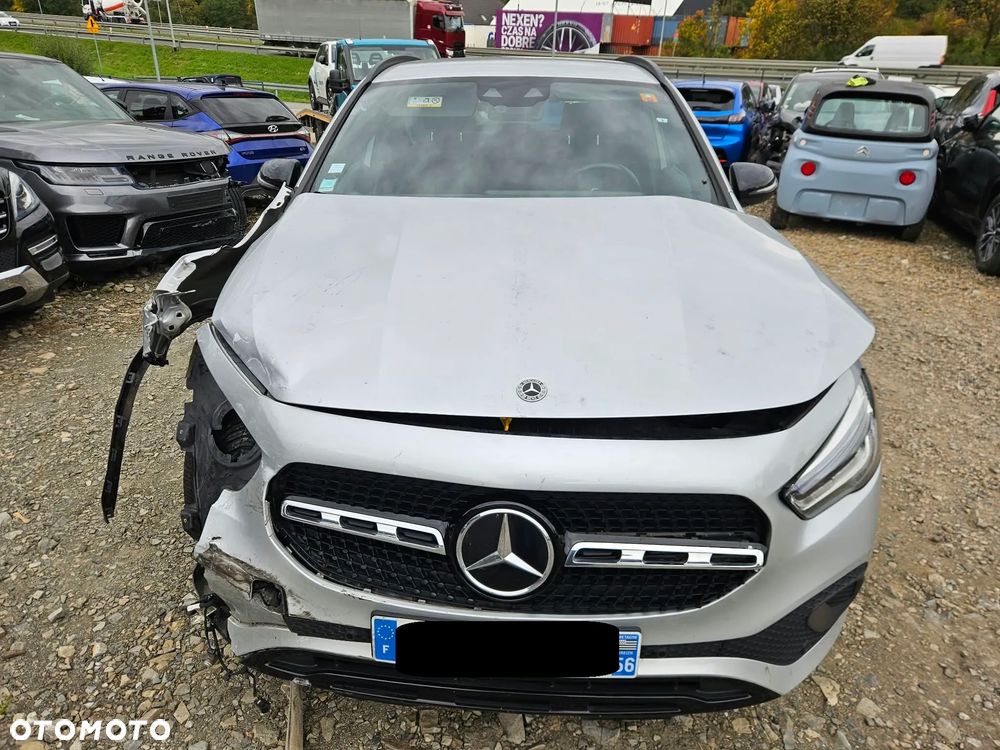 Mercedes-Benz GLA - 17