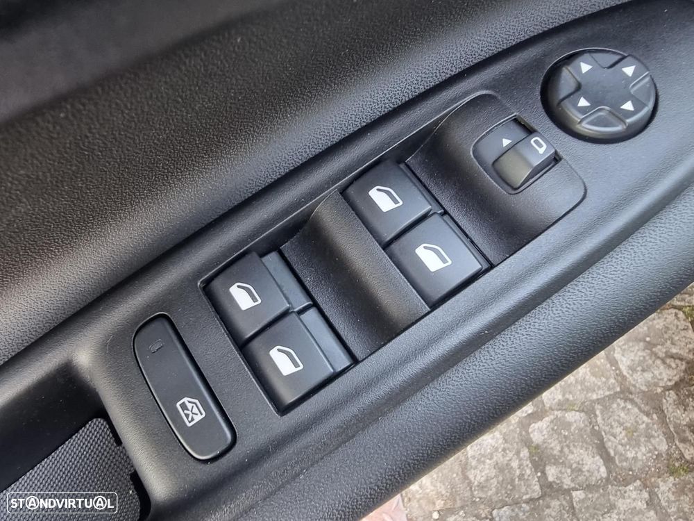 Jeep Avenger 1.2 GSE T3 Altitude - 18