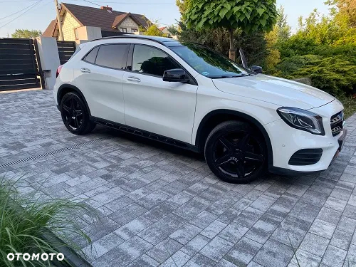Mercedes-Benz GLA 200 7G-DCT AMG Line - 3
