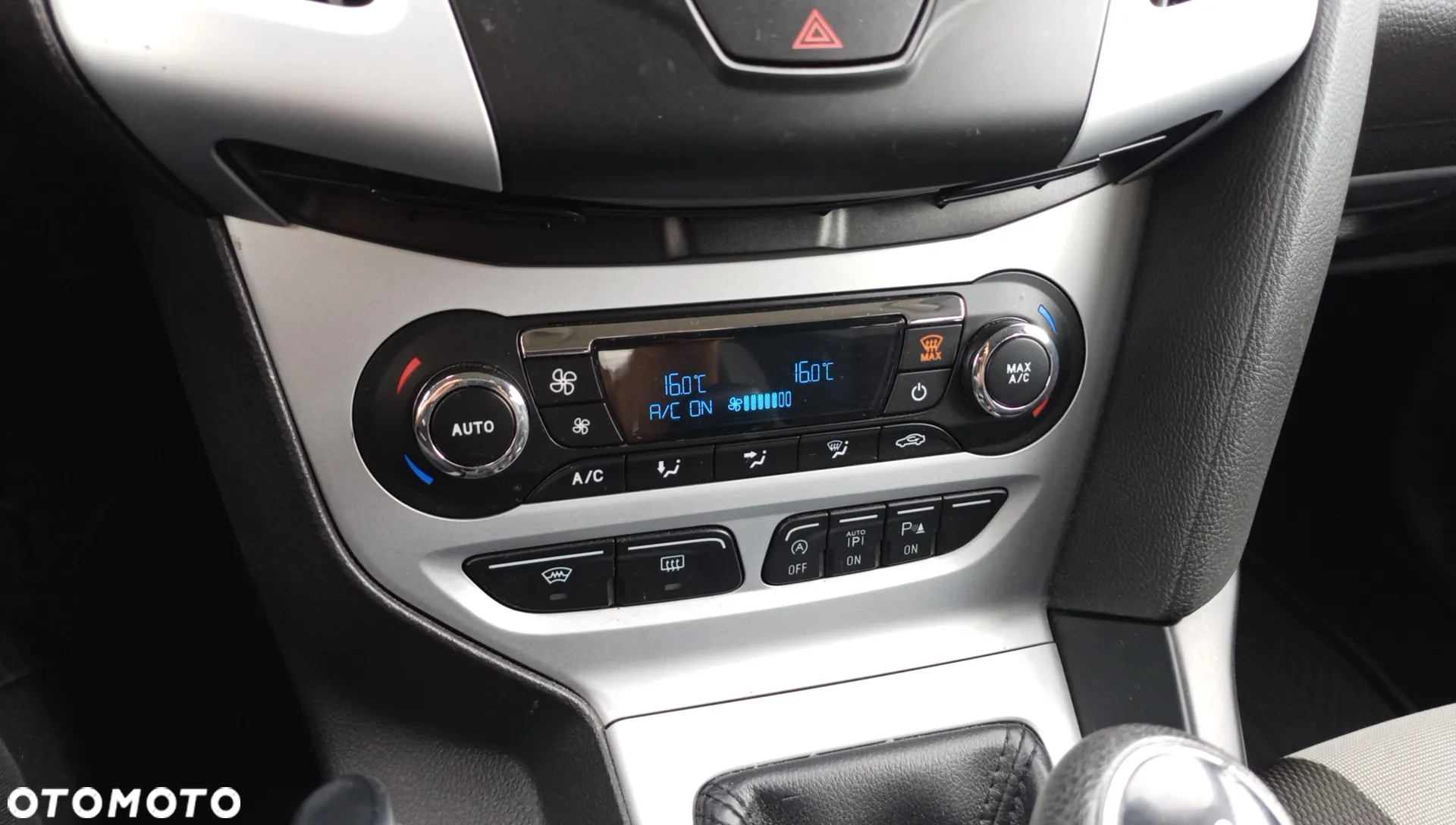 Ford Focus 1.6 EcoBoost Edition - 12