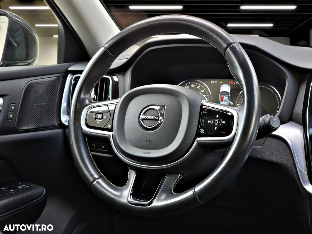 Volvo V60 T6 AWD Twin Engine Geartronic Momentum Pro - 33