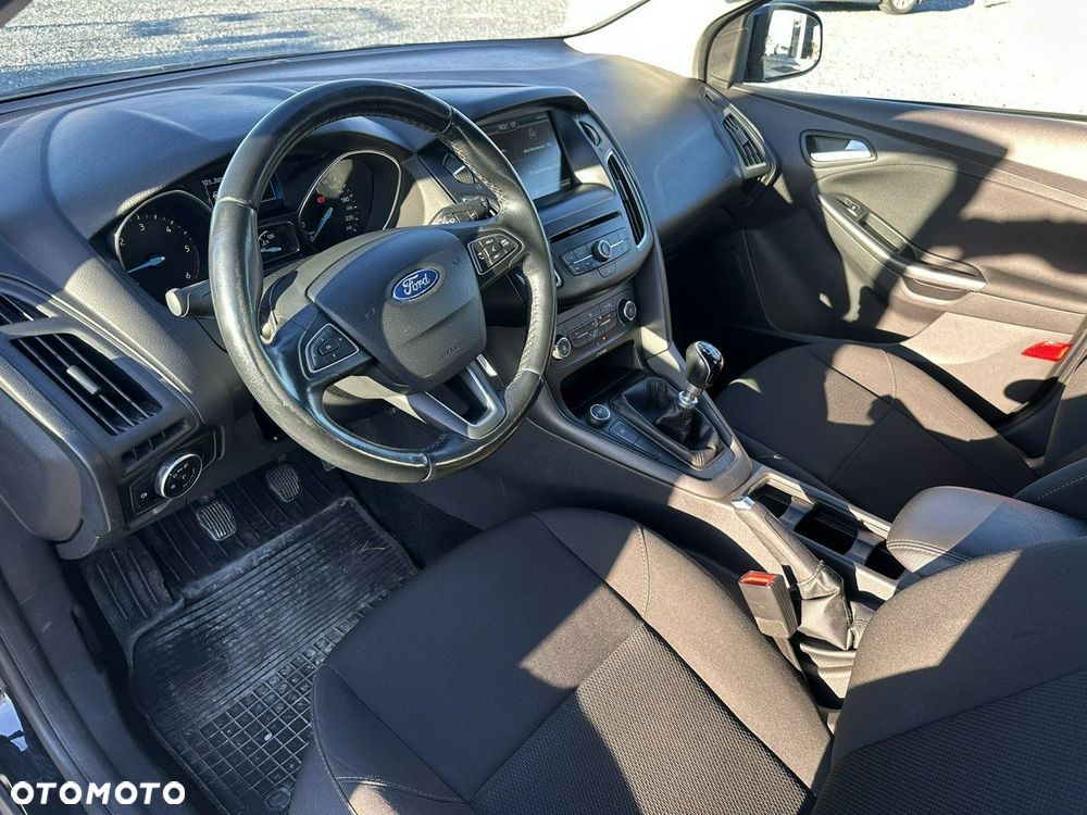 Ford Focus - 10