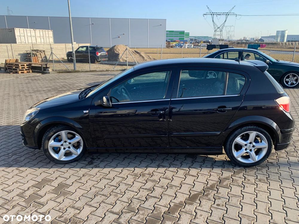 Opel Astra 2.0 Turbo Cosmo - 3