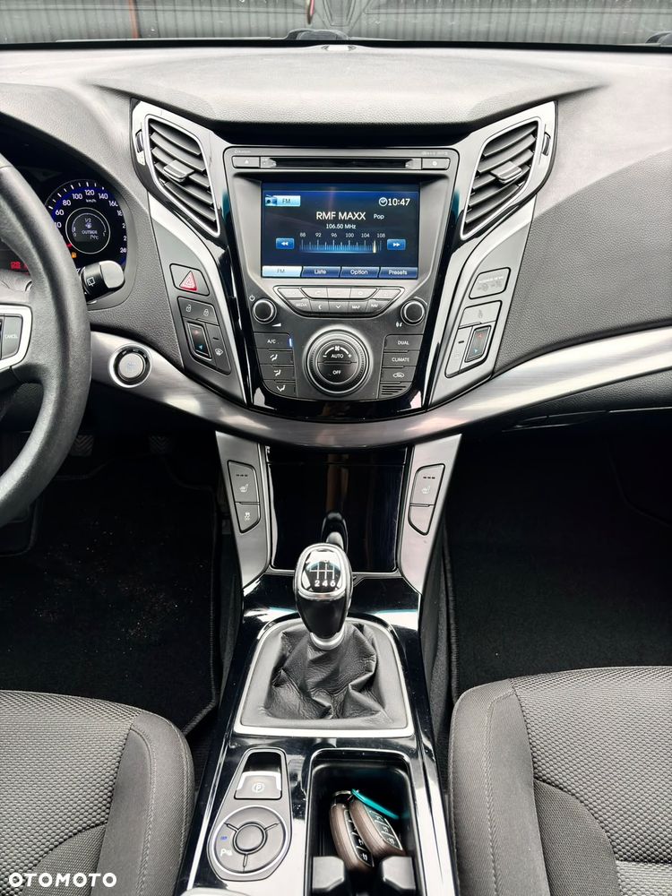 Hyundai i40 i40cw 1.7 CRDi Fifa World Cup Edition - 17
