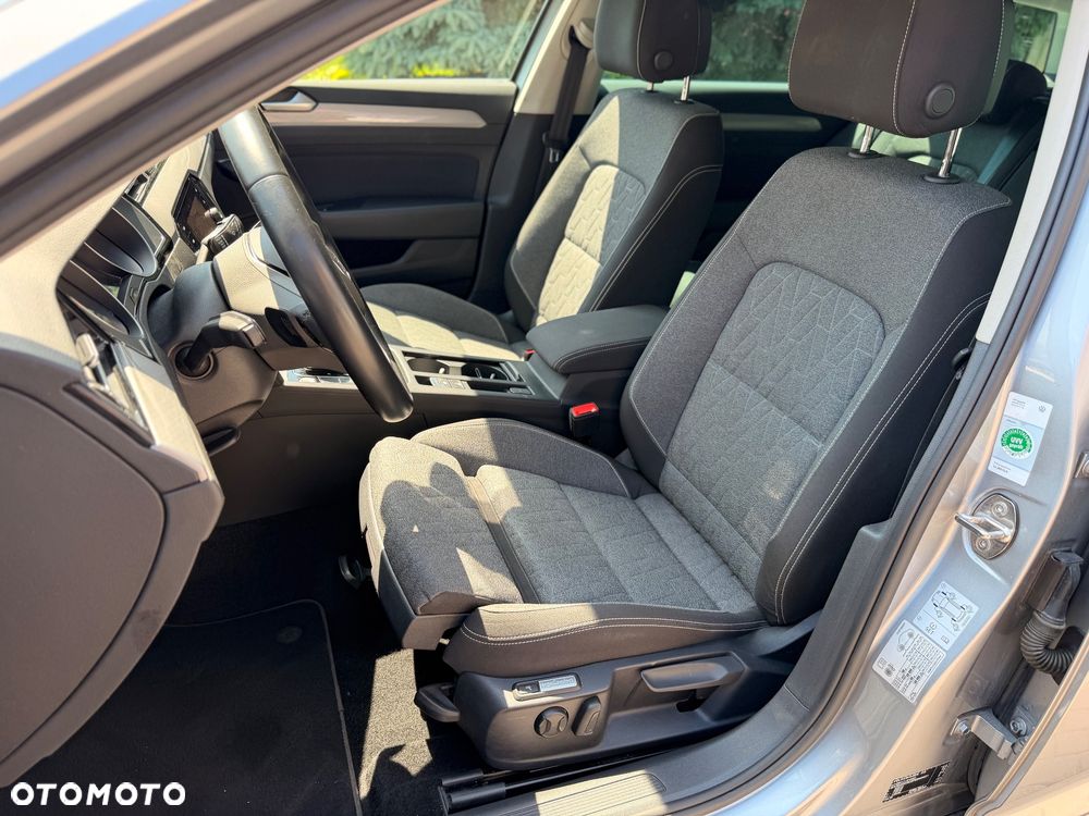 Volkswagen Passat 2.0 TDI SCR DSG Elegance - 12