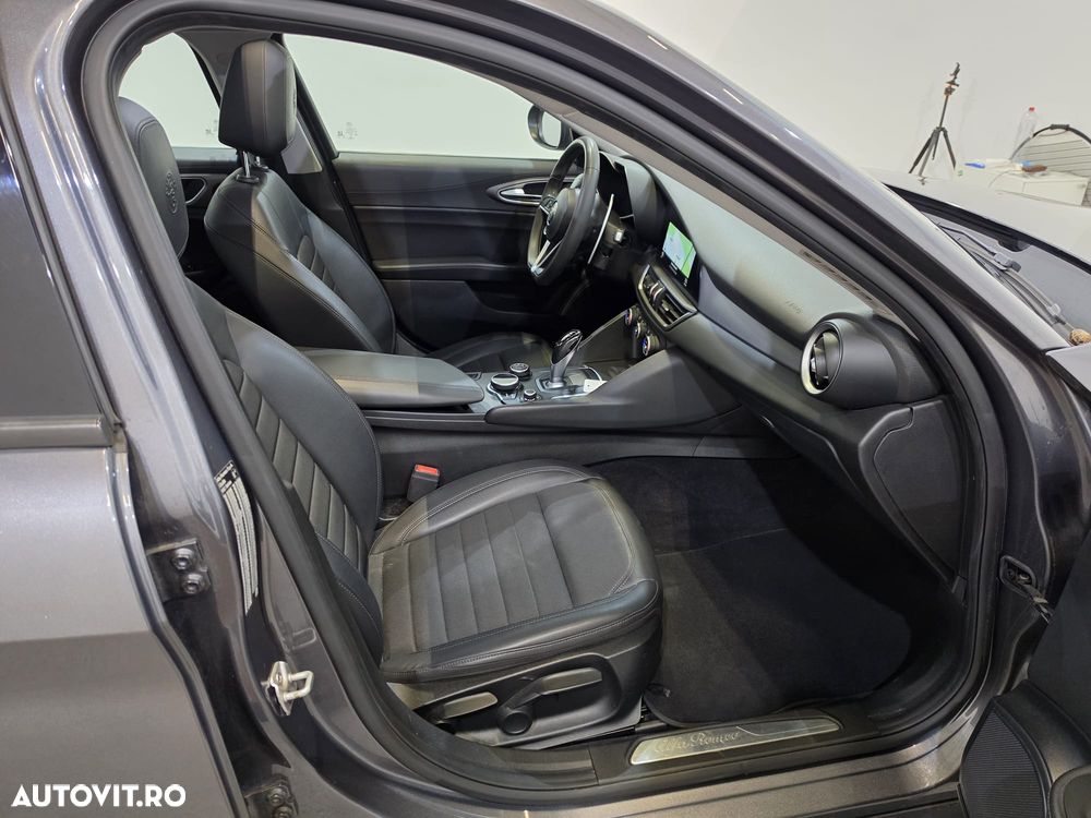 Alfa Romeo Giulia 2.2 JTDM Aut. - 9