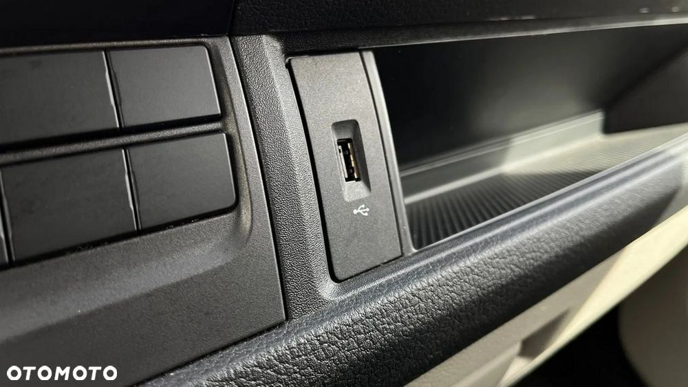 Volkswagen Transporter - 25