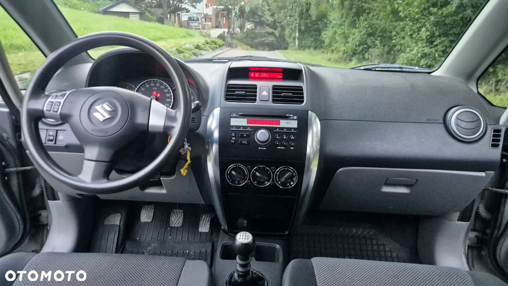 Suzuki SX4 1.9 DDiS DPF 4x4 Club - 8