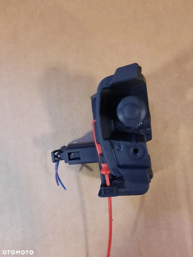 Siłownik klapki wlewu paliwa Audi A4 B8   8K0862153 - 4