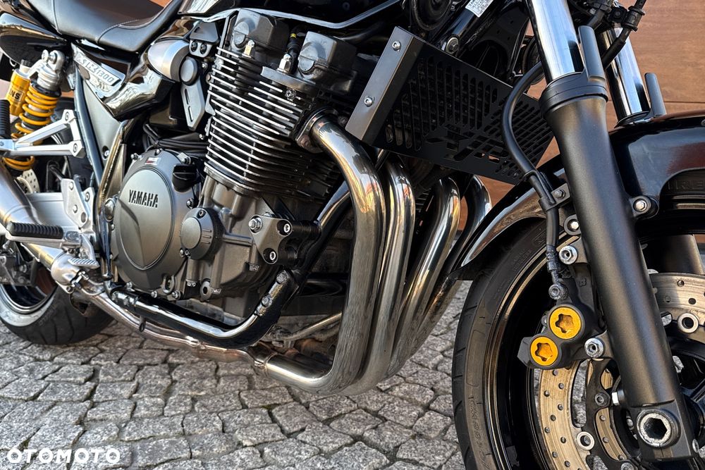 Yamaha XJR - 5