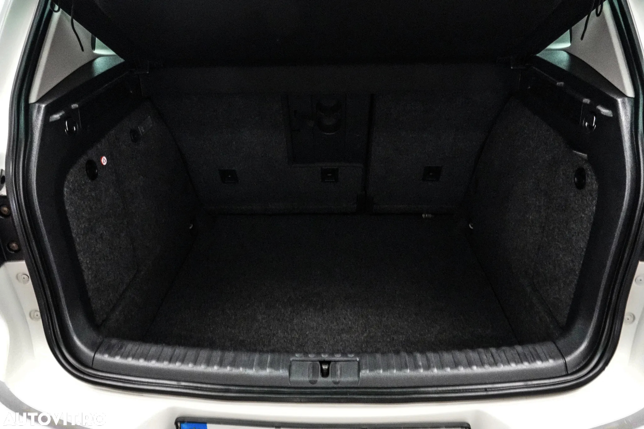 Volkswagen Tiguan - 23