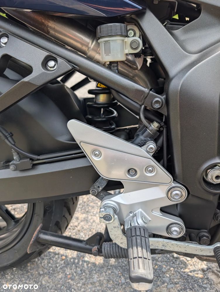 Yamaha FZ6 - 21